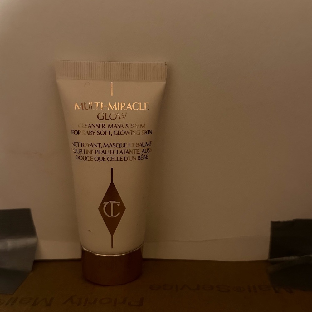 Charlotte Tilbury Multi-Miracle Glow Cleanser & Mask - Cream and Rose Gold